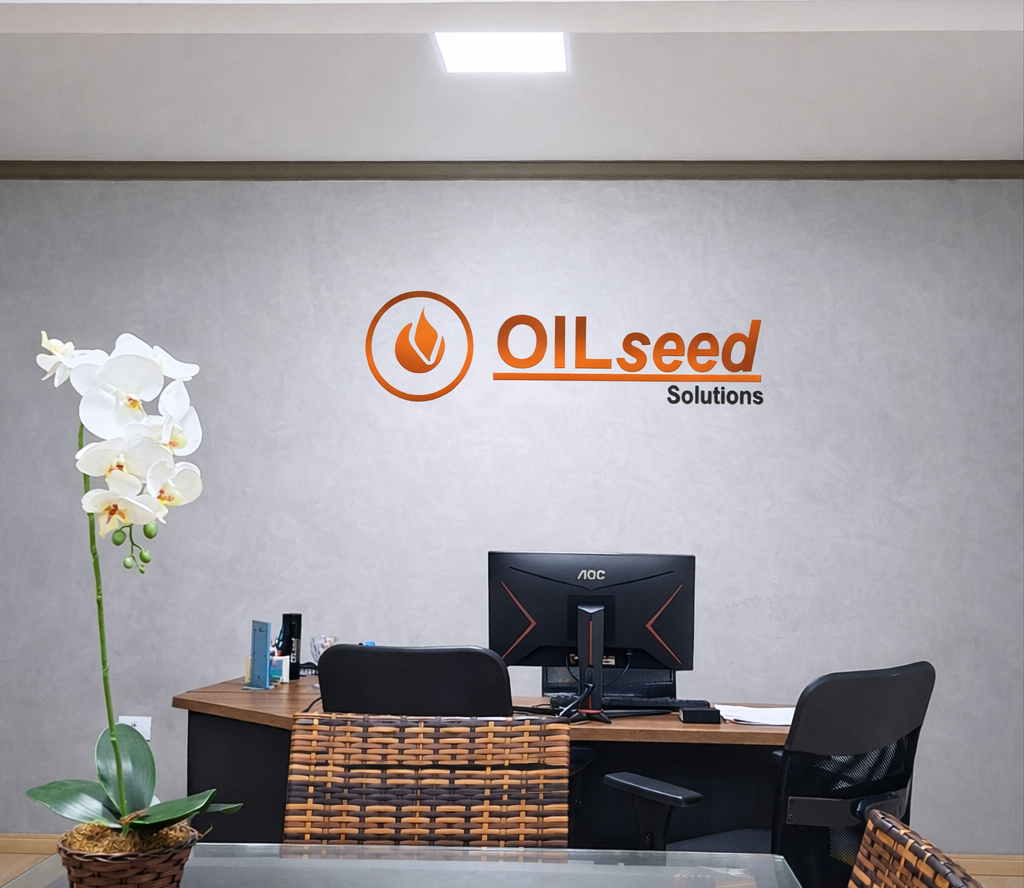 Escritório moderno da OILseed Solutions.png